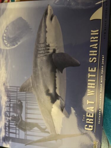 Pegasus The Great White Shark W/ Diver And Cage 1:18 Scale Model Kit New!! Vinyl
